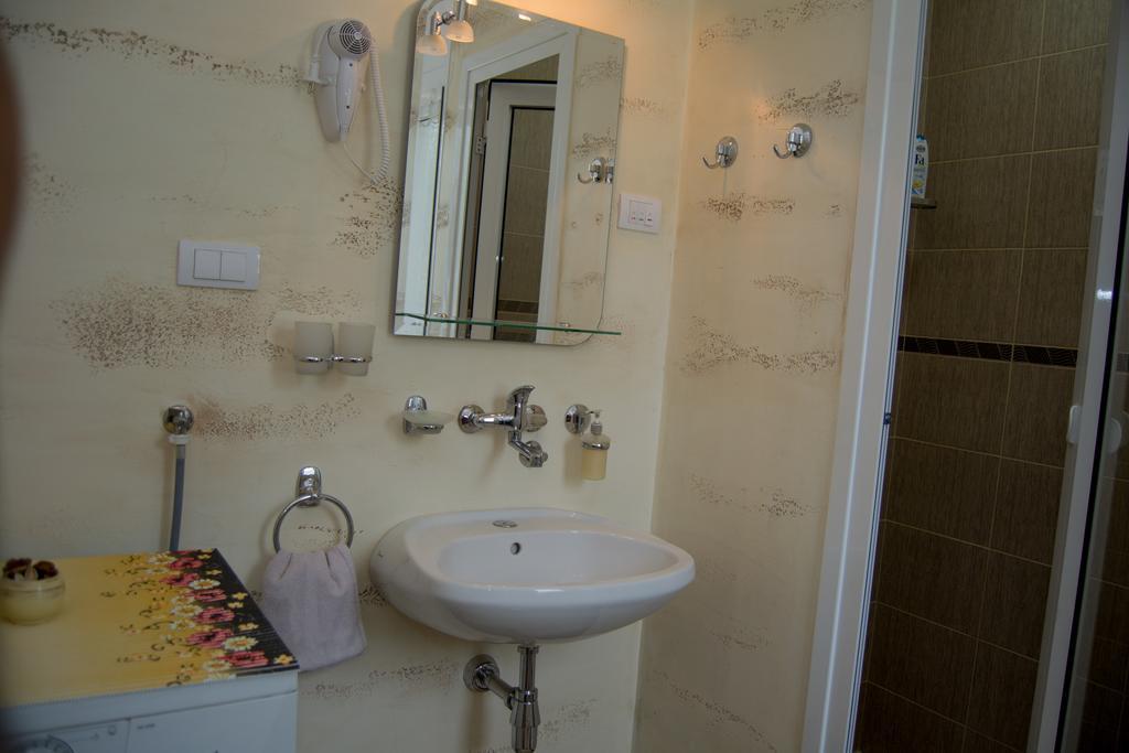 Guest House A'Storia Рума Экстерьер фото